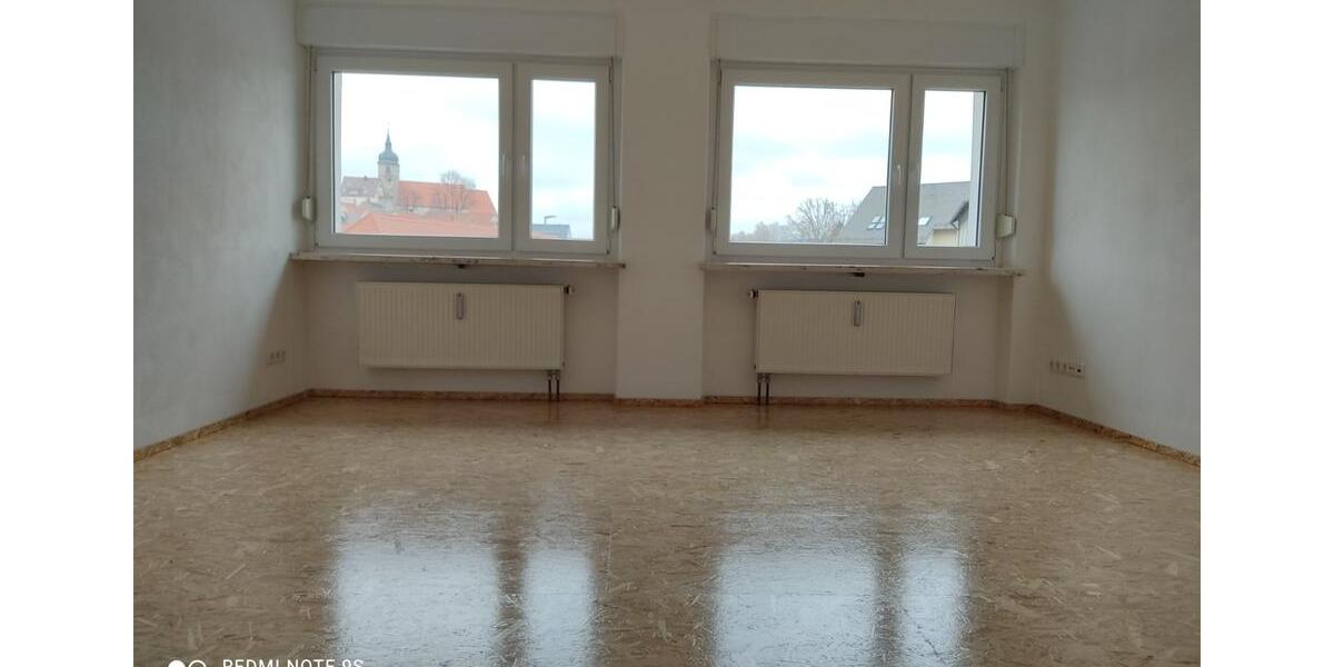 Etagenwohnung Creußen - 3 Zimmer, 92 m&sup2;, 769&euro; | Angebot:25855031