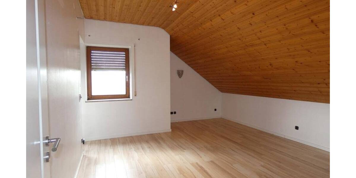 Einfamilienhaus Auerbach - 9 Zimmer, 264 m&sup2;, 650.000&euro; | Angebot:26276316