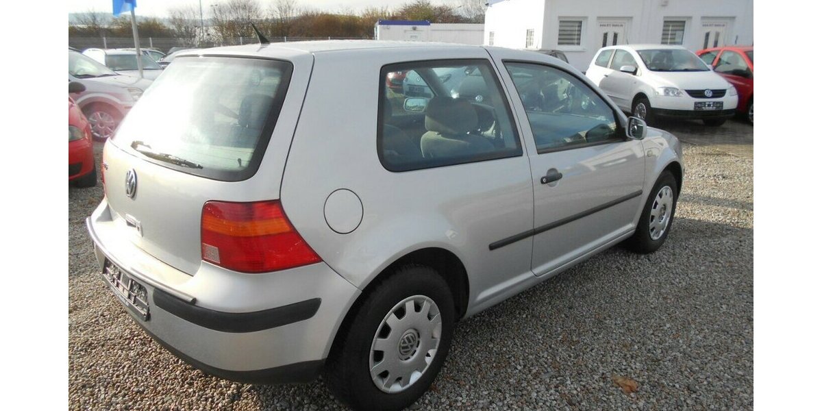 VW Golf IV Lim. ,Tüv Neu! 223.000 km 1.950 &euro; Himmelkron 95502