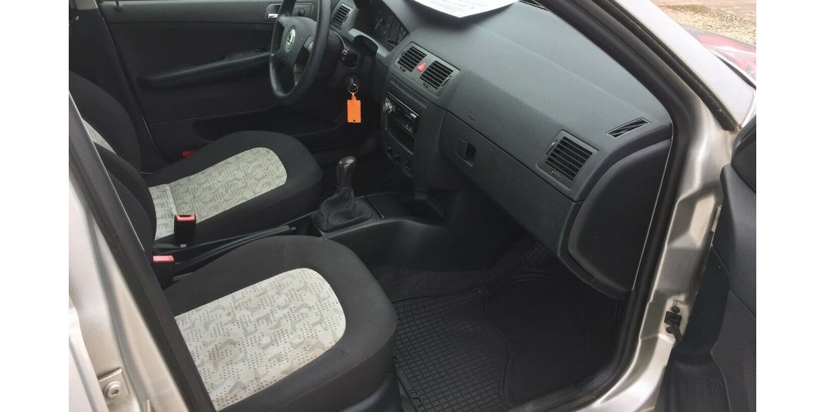 Skoda Fabia Ambiente,Tüv 03/27! 194.000 km 1.450 &euro; Himmelkron 95502