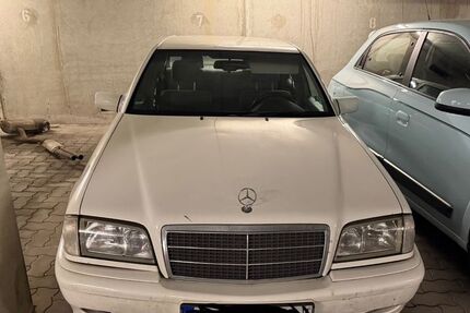 Mercedes-Benz C 180 232.200 km 1.400 &euro; Bayreuth 95445
