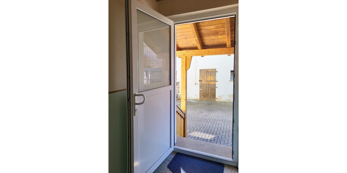 Wohnhaus mit ehemaliger Gastwirtschaft und Scheune in Leups bei Pegnitz zu verkaufen. - Zweifamilienhaus Pegnitz | Angebot:26232738