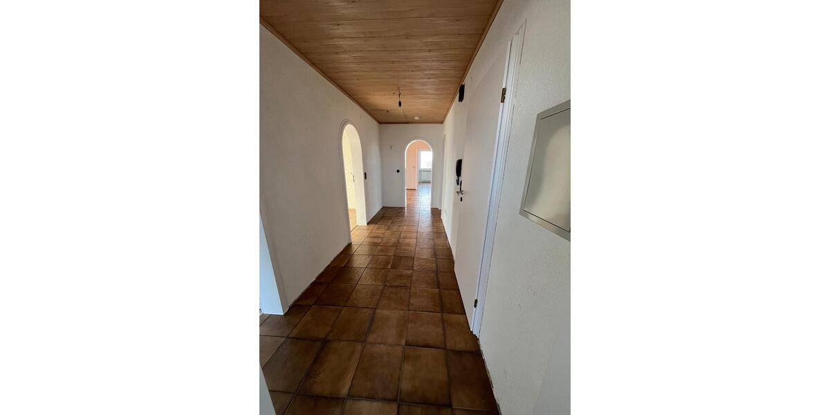 Dachgeschoßwohnung Speichersdorf - 3 Zimmer, 121 m&sup2;, 880&euro; | Angebot:26133097
