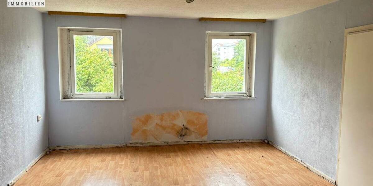 Einfamilienhaus Kulmbach Mangersreuth - 7 Zimmer, 190 m&sup2;, 200.000&euro; | Angebot:25768141