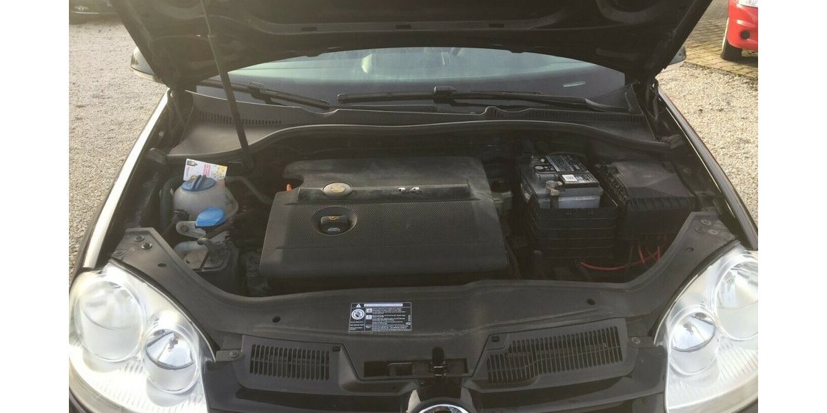 VW Golf Trendline, Klima,el.Fh. 2 Hd.,Tüv 03/28! 200.000 km 2.600 &euro; Himmelkron 95502