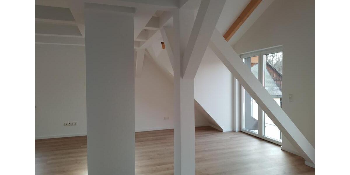 Dachgeschoßwohnung Creußen - 2 Zimmer, 67 m&sup2;, 894&euro; | Angebot:25855042