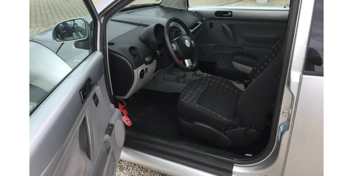 VW New Beetle 2.0 ,KLima, Klima,Tüv 01/28! 150.000 km 2.750 &euro; Himmelkron 95502