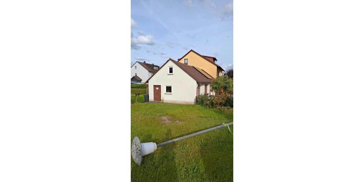Einfamilienhaus Kirchenthumbach - 5 Zimmer, 120 m&sup2;, 180.000&euro; | Angebot:27109008