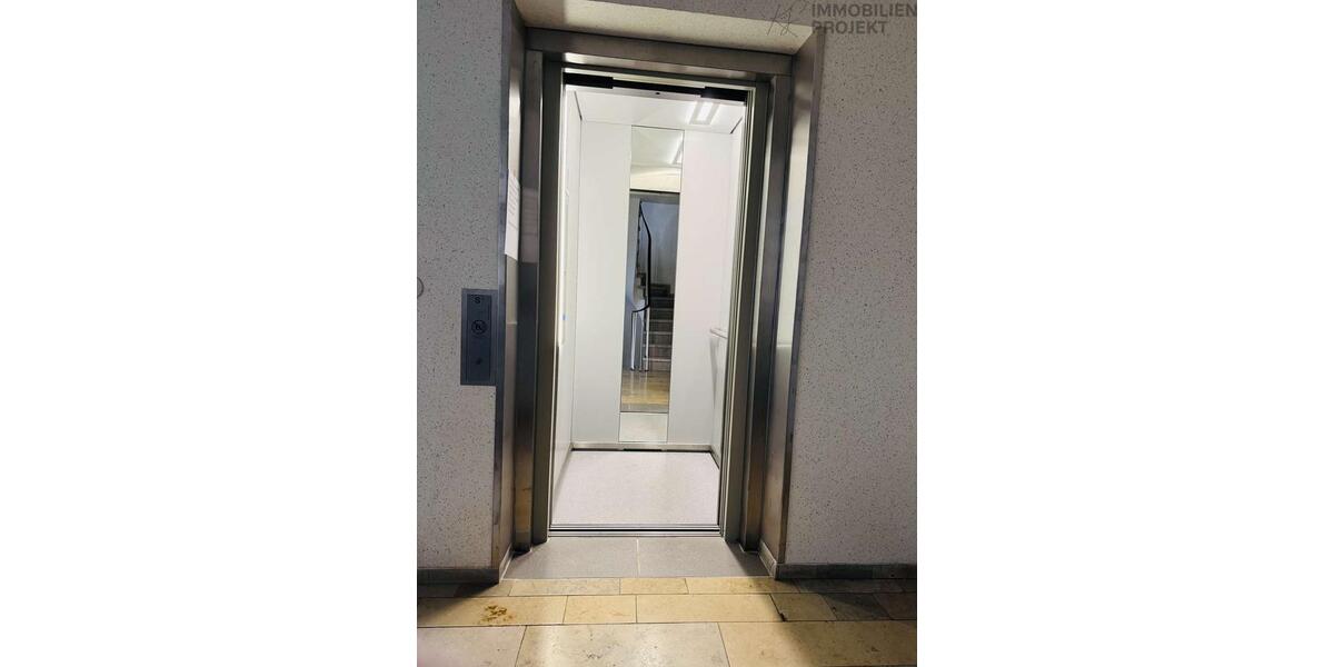 Dachgeschoßwohnung Bayreuth City - 3 Zimmer, 67 m&sup2;, 860&euro; | Angebot:25978582