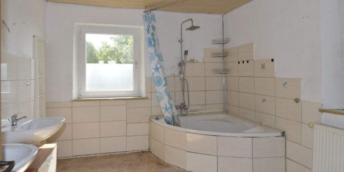 Einfamilienhaus Emtmannsberg - 6 Zimmer, 150 m&sup2;, 175.000&euro; | Angebot:25736638