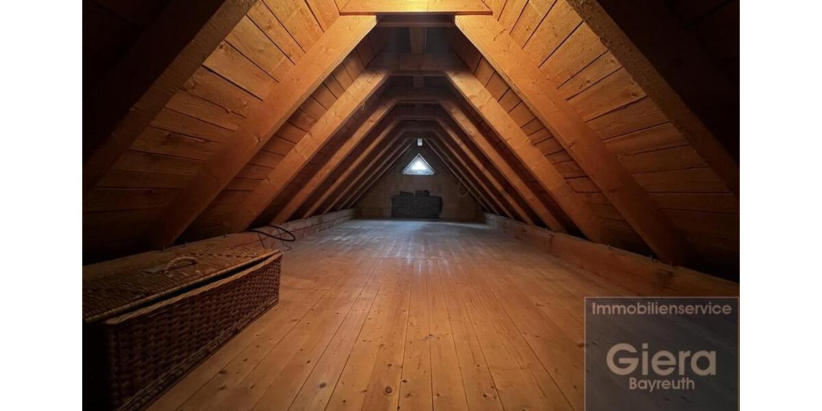 Etagenwohnung Neudrossenfeld - 3 Zimmer, 107 m&sup2;, 1.200&euro; | Angebot:25304925