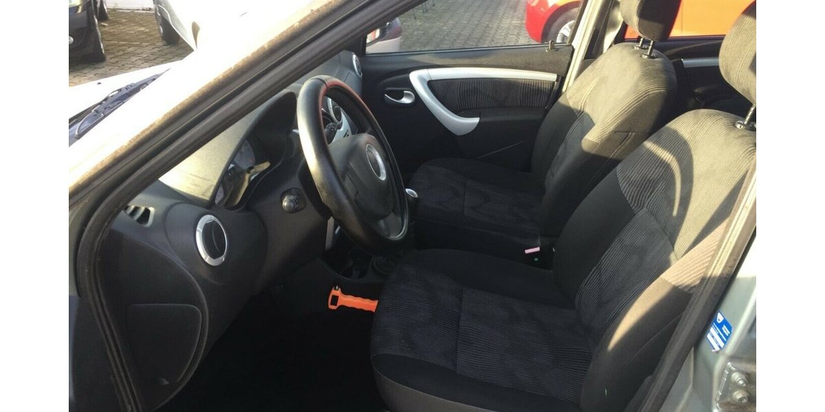 Dacia Logan MCV,Laureate 1.5 dCi,el.Fh,AHK,Tüv Neu! 174.000 km 4.200 &euro; Himmelkron 95502