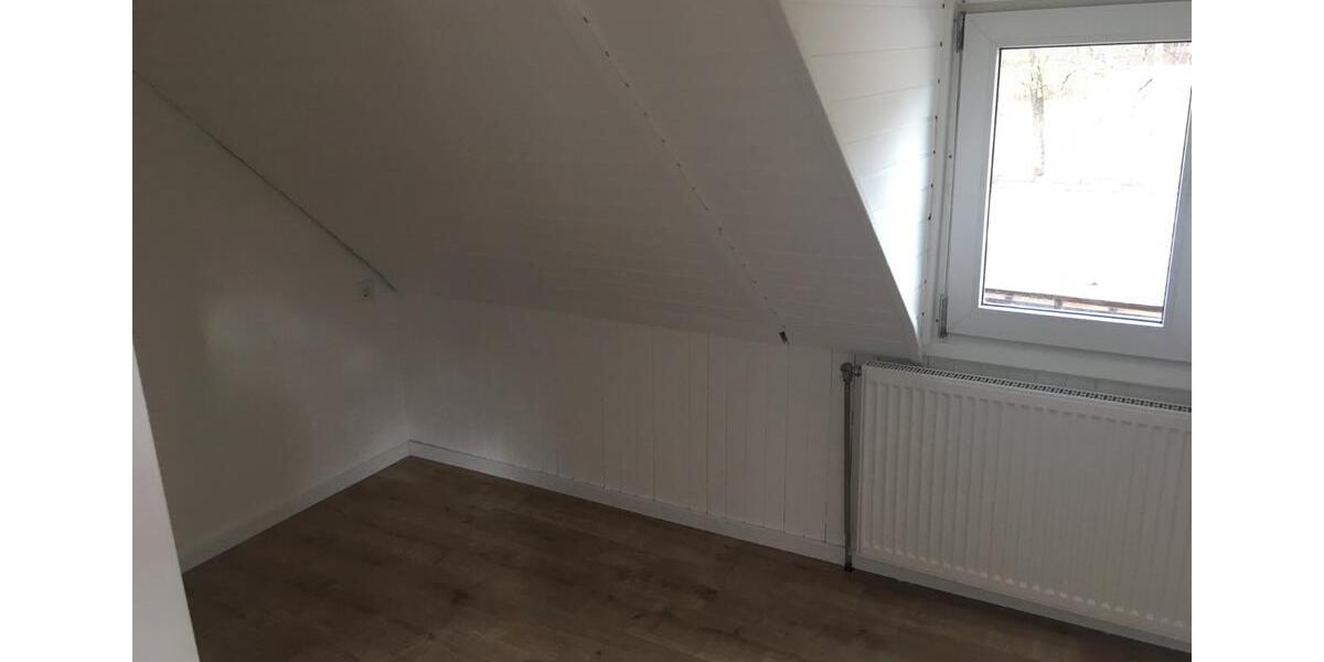 Dachgeschoßwohnung Bad Berneck im Fichtelgebirge - 2 Zimmer, 74 m&sup2;, 580&euro; | Angebot:26023288