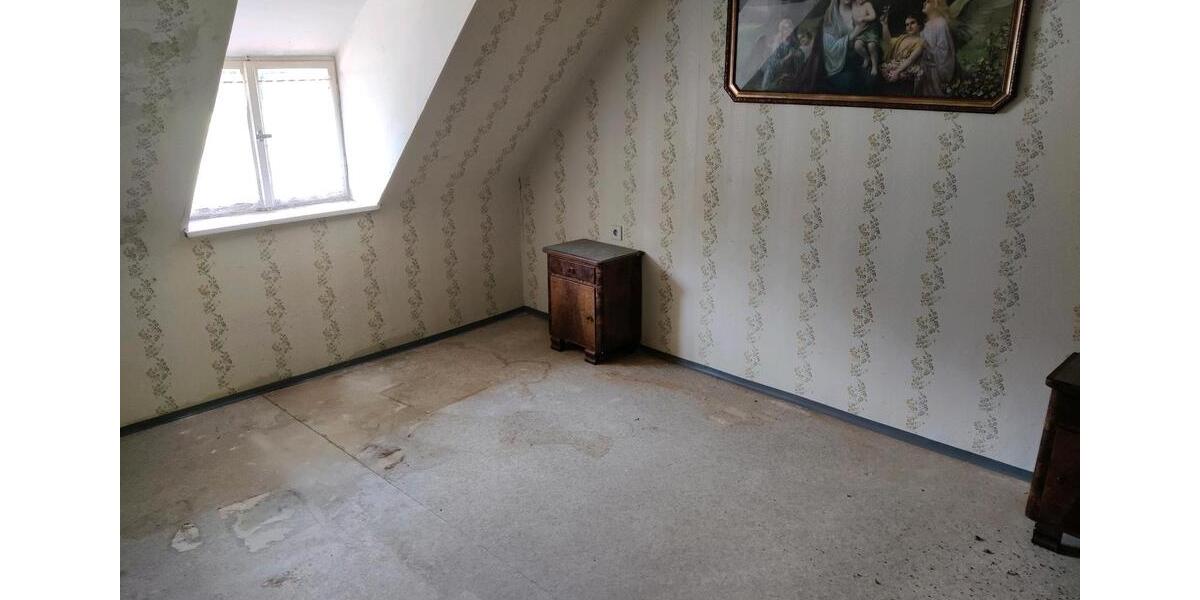 Einfamilienhaus Weismain - 8 Zimmer, 100 m&sup2;, 70.000&euro; | Angebot:26933588