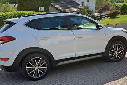 Hyundai TUCSON 90.800 km 16.900 &euro; Goldkronach 95497