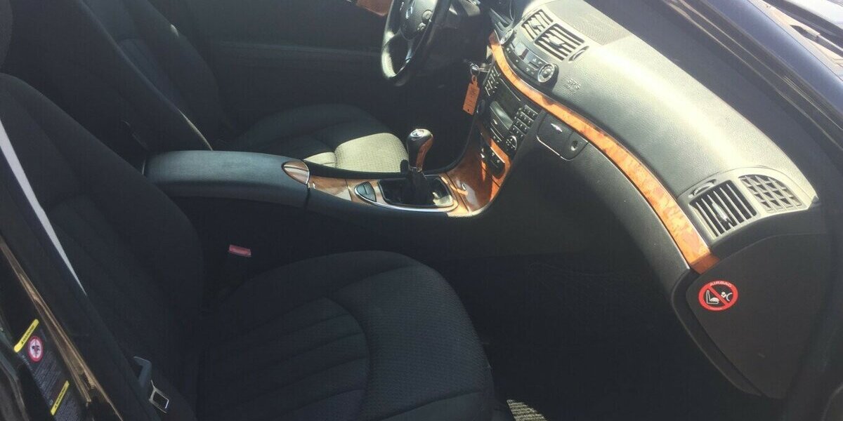 Mercedes-Benz E 200 T Elegance,Navi,Klimaaut.,Tüv Neu! 310.000 km 3.999 &euro; Himmelkron 95502