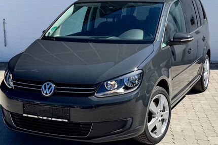 VW Touran 155.343 km 7.990 &euro; Bayreuth 95448