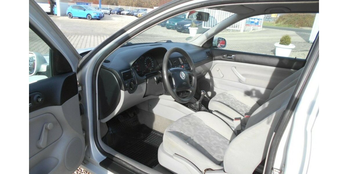 VW Golf IV Lim. ,Tüv Neu! 223.000 km 1.950 &euro; Himmelkron 95502