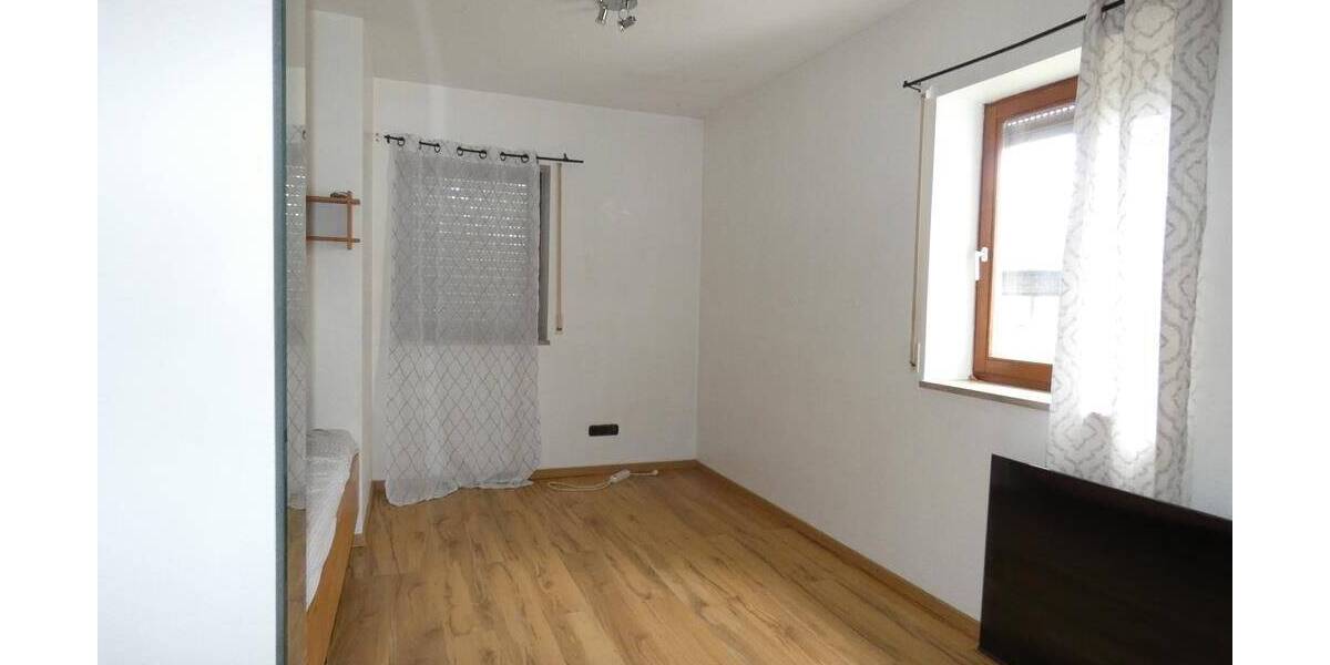 Einfamilienhaus Auerbach - 9 Zimmer, 264 m&sup2;, 650.000&euro; | Angebot:26276316