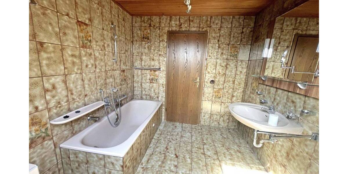 Einfamilienhaus Kulmbach Burghaig - 9 Zimmer, 277 m&sup2;, 399.000&euro; | Angebot:26733631