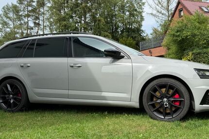 Skoda Octavia 102.600 km 17.490 &euro; Creußen 95473