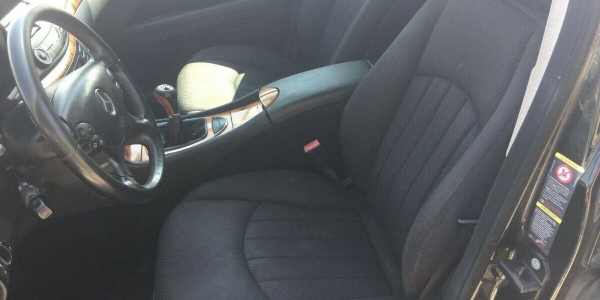 Mercedes-Benz E 200 T Elegance,Navi,Klimaaut.,Tüv Neu! 310.000 km 3.999 &euro; Himmelkron 95502