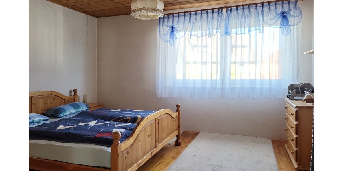 Wohnhaus mit ehemaliger Gastwirtschaft und Scheune in Leups bei Pegnitz zu verkaufen. - Zweifamilienhaus Pegnitz | Angebot:26232738