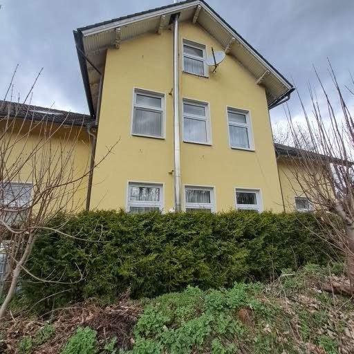 Einfamilienhaus Marktschorgast - 9 Zimmer, 320 m&sup2;, 380.000&euro; | Angebot:27021515