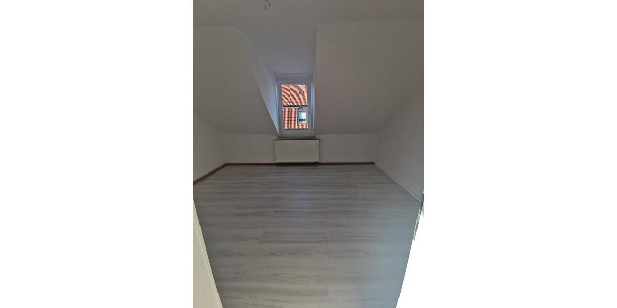 Dachgeschoßwohnung Bayreuth City - 5 Zimmer, 140 m&sup2;, 1.600&euro; | Angebot:27544669