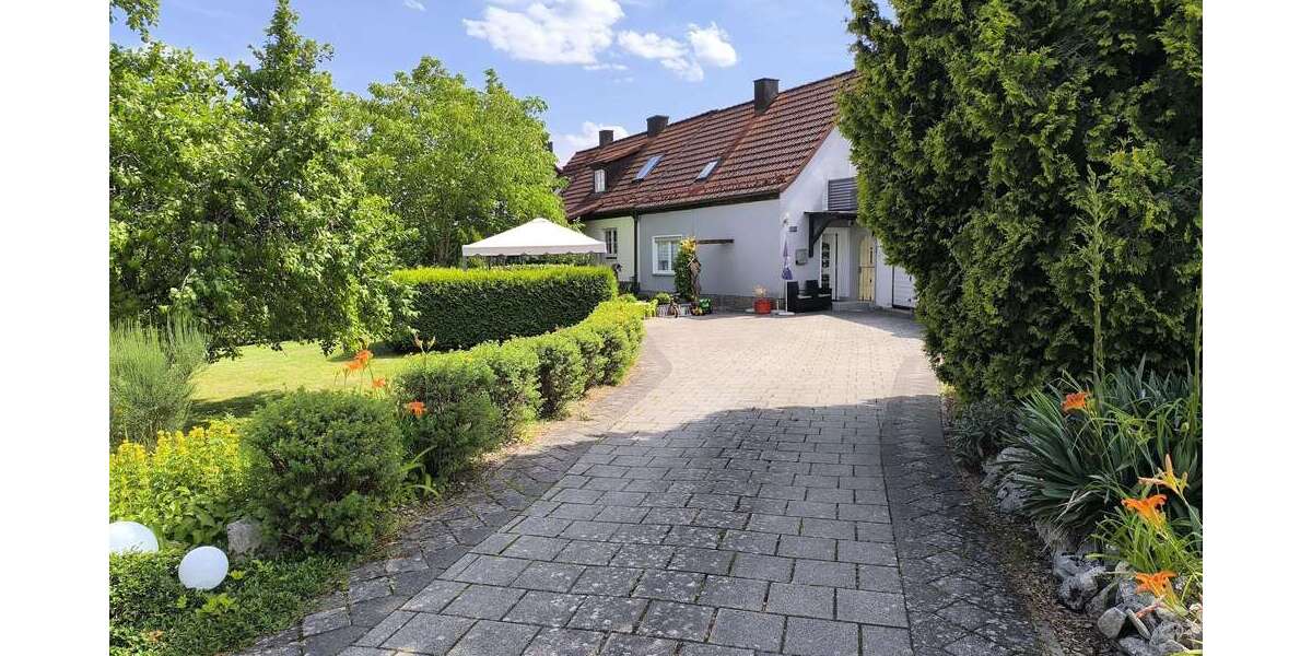 Einfamilienhaus Eckersdorf - 4 Zimmer, 100 m&sup2;, 249.000&euro; | Angebot:25044771