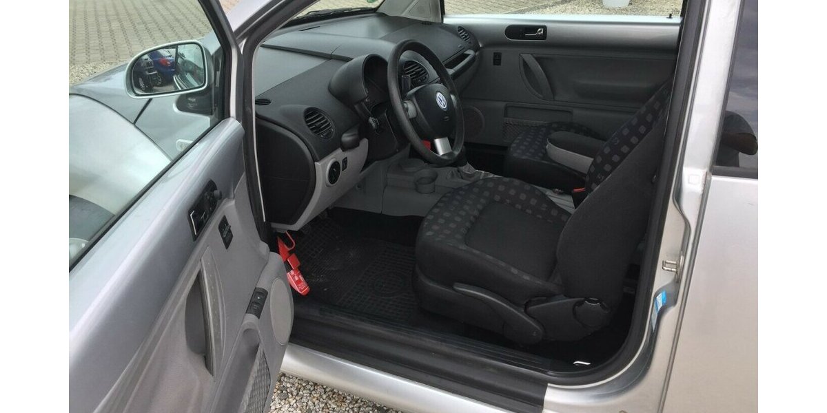 VW New Beetle 2.0 ,KLima, Klima,Tüv 01/28! 150.000 km 2.750 &euro; Himmelkron 95502