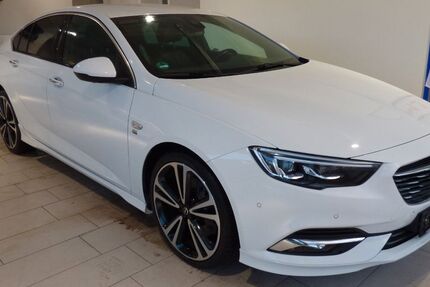 Opel Insignia 99.999 km 17.899 &euro; Ahorntal 95491