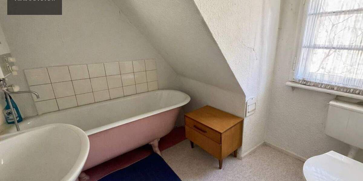 Doppelhaushälfte Kulmbach Blaich - 8 Zimmer, 160 m&sup2;, 189.000&euro; | Angebot:25665686