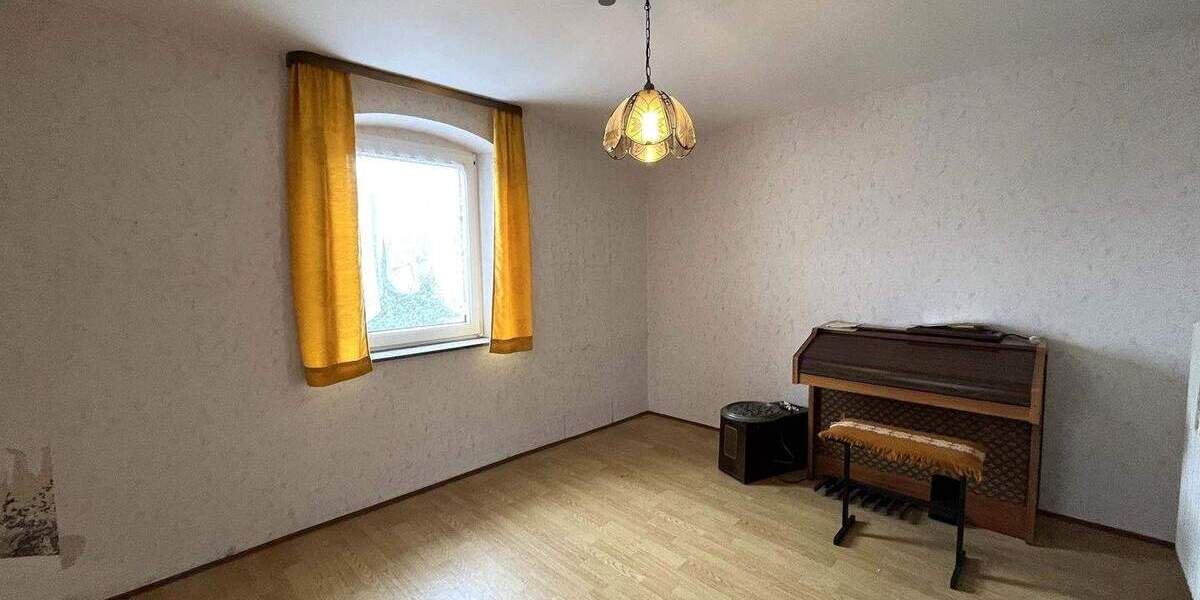 Einfamilienhaus Untersteinach - 6 Zimmer, 110 m&sup2;, 109.000&euro; | Angebot:25707348