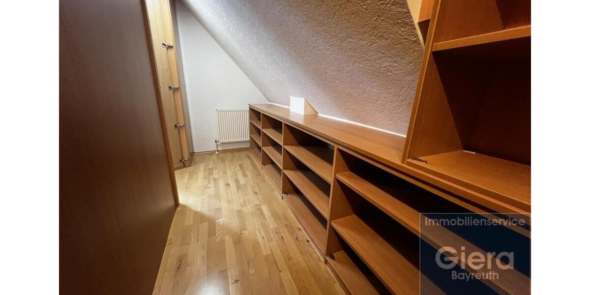 Etagenwohnung Neudrossenfeld - 3 Zimmer, 107 m&sup2;, 1.200&euro; | Angebot:25304925