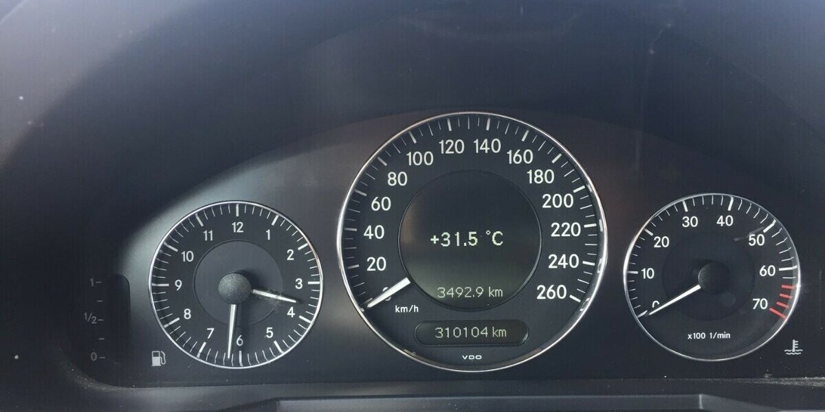 Mercedes-Benz E 200 T Elegance,Navi,Klimaaut.,Tüv Neu! 310.000 km 3.999 &euro; Himmelkron 95502