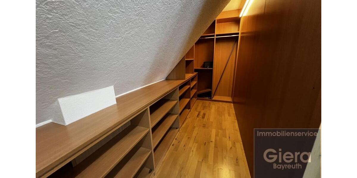 Etagenwohnung Neudrossenfeld - 3 Zimmer, 107 m&sup2;, 1.200&euro; | Angebot:25304925