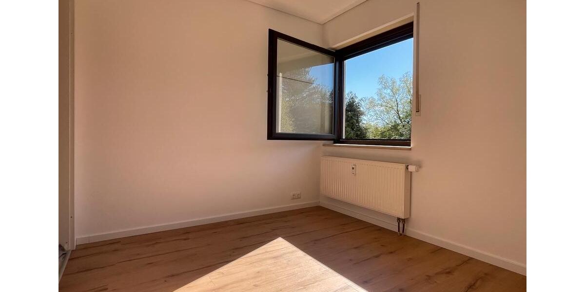 Dachgeschoßwohnung Bayreuth Meyernberg - 3 Zimmer, 89 m&sup2;, 1.030&euro; | Angebot:27544355