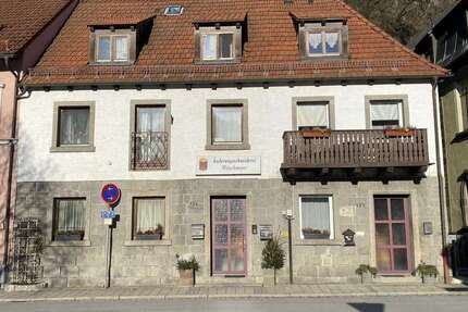 Haus Bad Berneck im Fichtelgebirge - 6.5 Zimmer, 197 m&sup2;, 168.000&euro; | Angebot:24989055