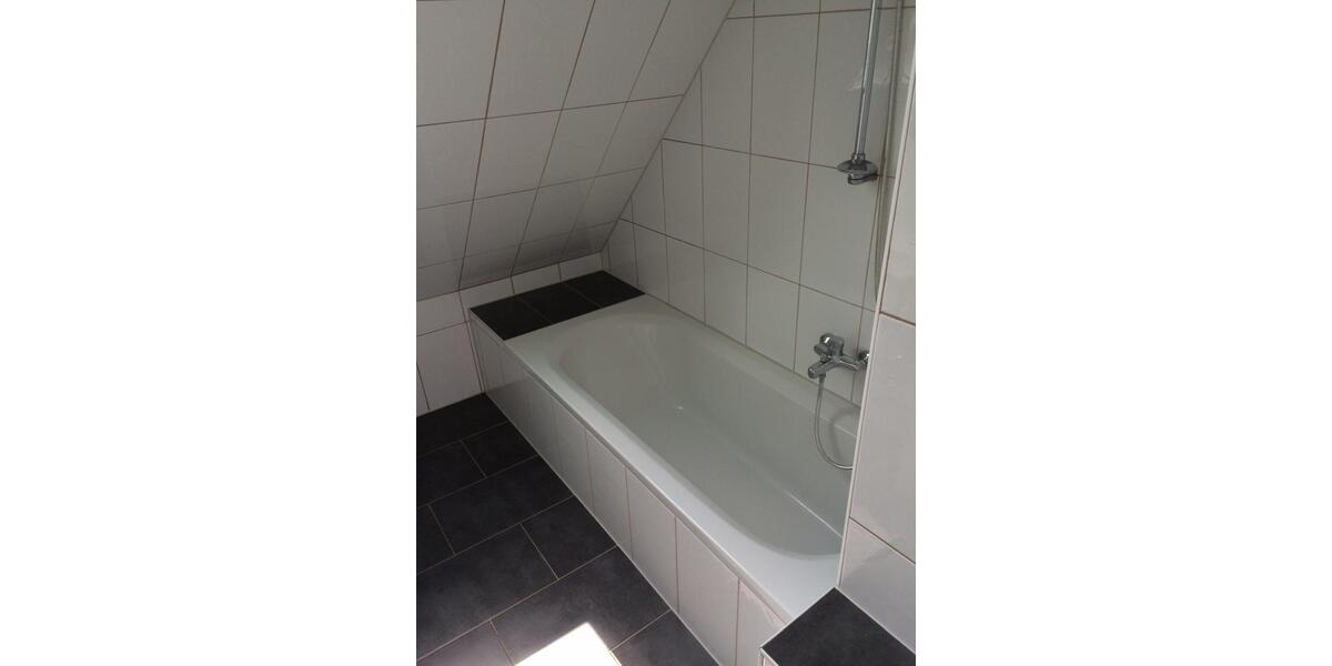 Dachgeschoßwohnung Speichersdorf - 2 Zimmer, 40 m&sup2;, 350&euro; | Angebot:25961647