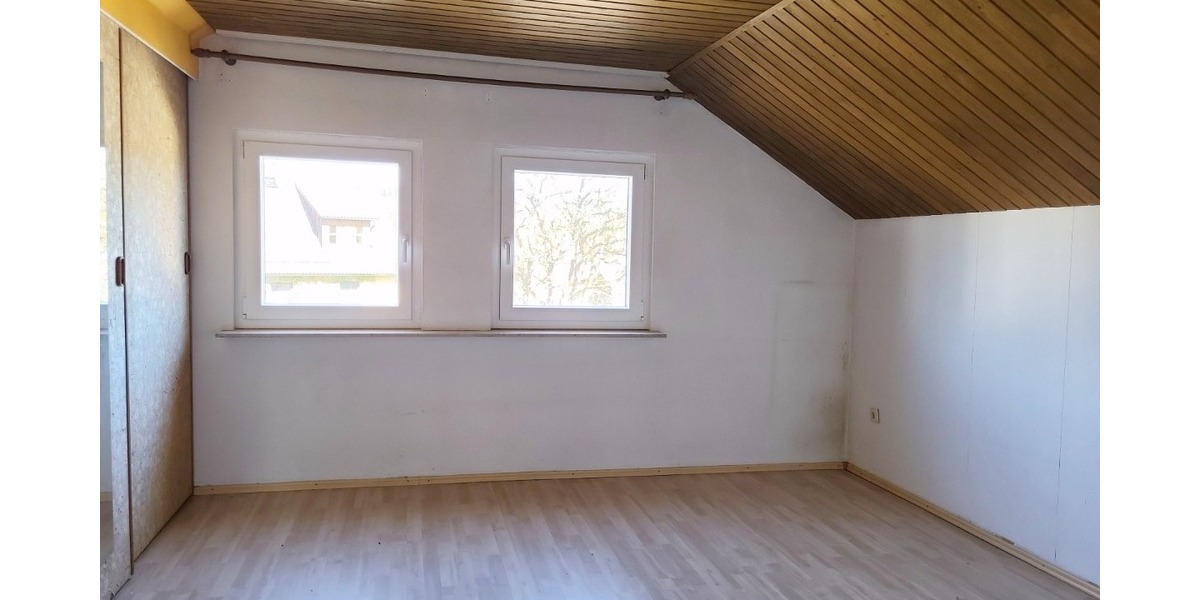 Wohnhaus mit ehemaliger Gastwirtschaft und Scheune in Leups bei Pegnitz zu verkaufen. - Zweifamilienhaus Pegnitz | Angebot:26232738