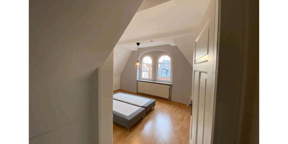 Dachgeschoßwohnung Bayreuth City - 2 Zimmer, 65 m&sup2;, 680&euro; | Angebot:26694040