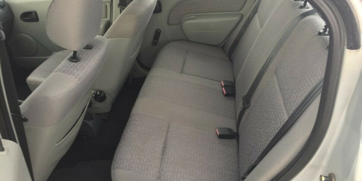 Dacia Logan Ambiance,Tüv Neu! 100.000 km 2.450 &euro; Himmelkron 95502