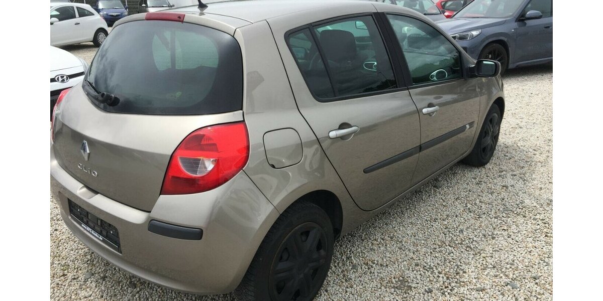 Renault Clio Authentique,Tüv 08/27! 243.000 km 1.950 &euro; Himmelkron 95502