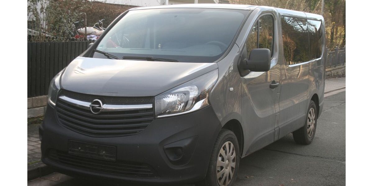 Opel Vivaro 124.000 km 18.900 &euro; Bayreuth 95448