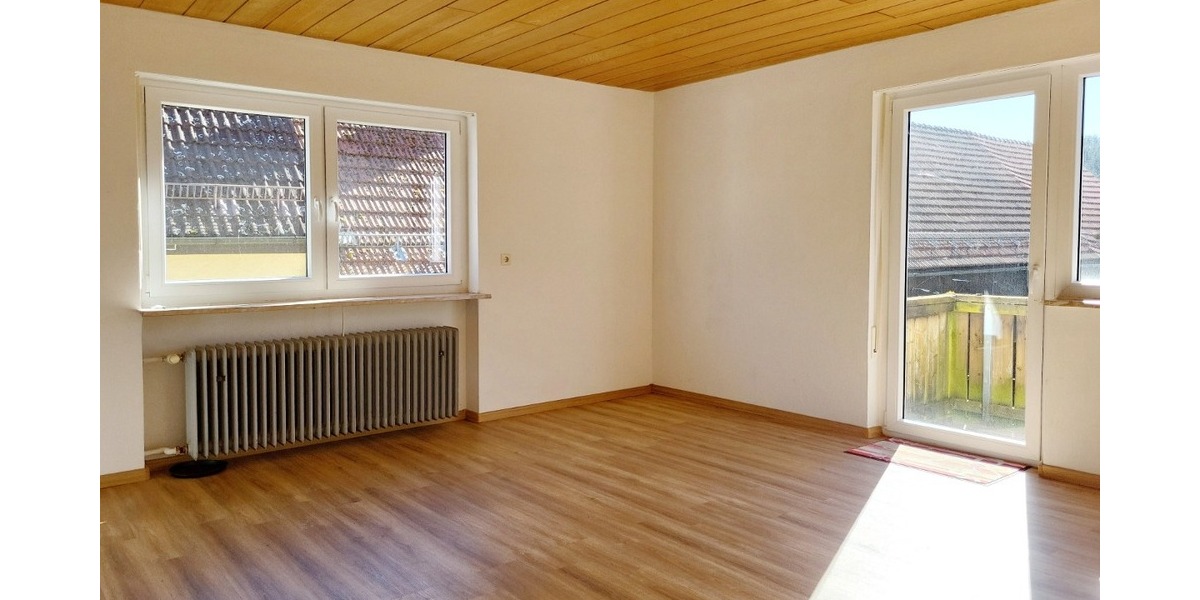 Wohnhaus mit ehemaliger Gastwirtschaft und Scheune in Leups bei Pegnitz zu verkaufen. - Zweifamilienhaus Pegnitz | Angebot:26232738