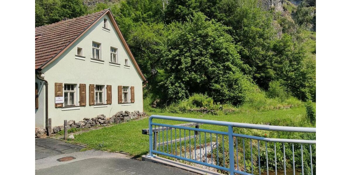 Einfamilienhaus Weismain - 8 Zimmer, 100 m&sup2;, 70.000&euro; | Angebot:26933588