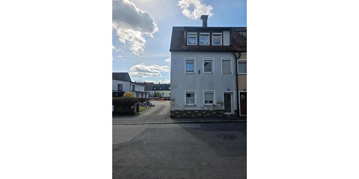 Reihenhaus Kemnath - 4 Zimmer, 120 m&sup2;, 80.000&euro; | Angebot:26047109