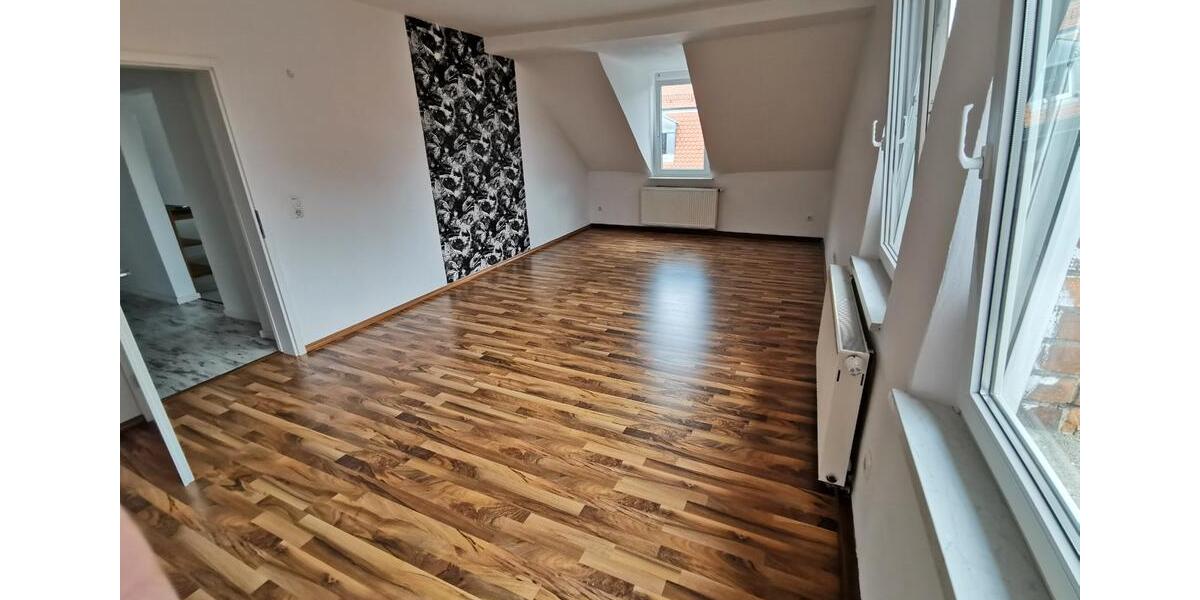 Dachgeschoßwohnung Bayreuth City - 5 Zimmer, 140 m&sup2;, 1.600&euro; | Angebot:27544669