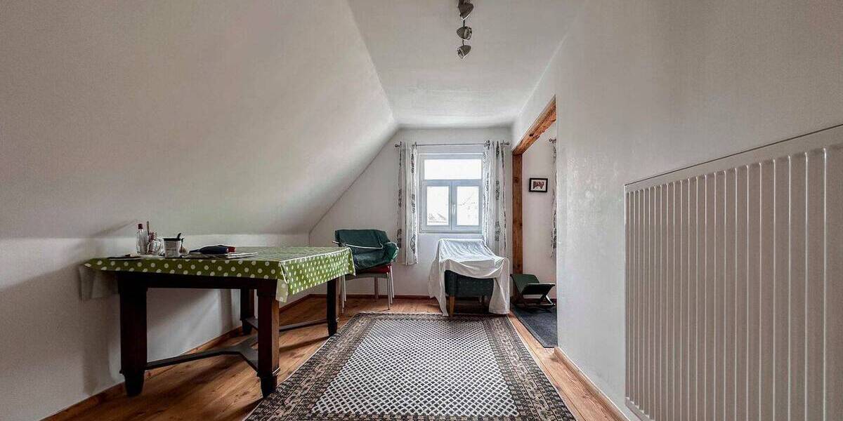 Mehrfamilienhaus, Wohnhaus Hollfeld - 7 Zimmer, 200 m&sup2;, 375.000&euro; | Angebot:26720484